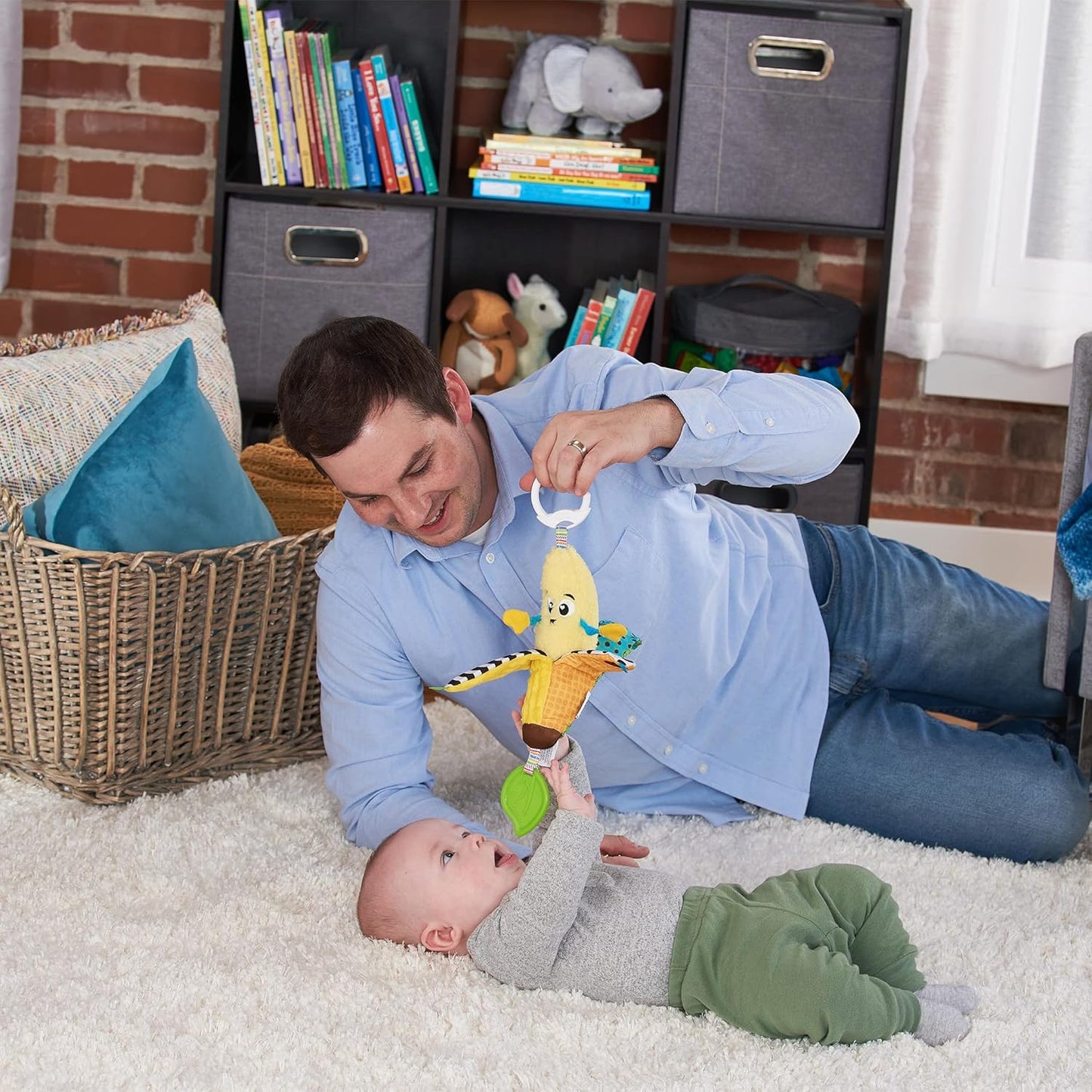 LAMAZE Bea The Banana Clip & Go, Multi, (JNS_483440)